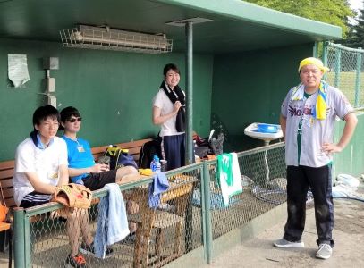 恒例のソフトボール大会 気合が入ってます